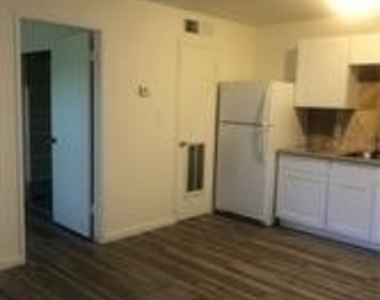 3726 Hazelwood Street - Photo Thumbnail 7