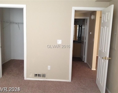 6955 Durango Drive - Photo Thumbnail 12