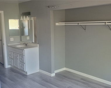 5156 Golden Lane - Photo Thumbnail 11