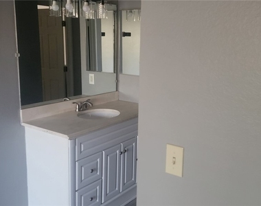 5156 Golden Lane - Photo Thumbnail 14