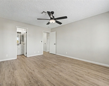 1513 Cedar Rock Lane - Photo Thumbnail 20