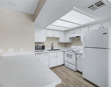 1513 Cedar Rock Lane - Photo Thumbnail 12