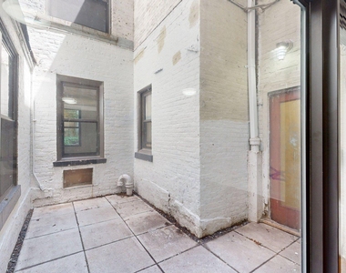 147 East 72nd Street  - Photo Thumbnail 4
