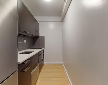 222 East 39th Street Apartment 22A - Photo Thumbnail 2