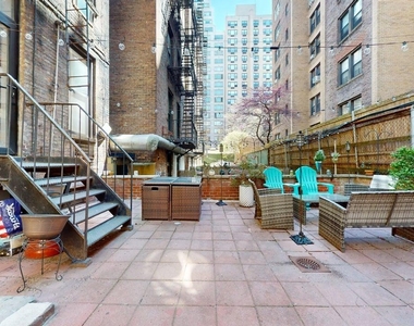 150 East 84th Street Apartment 10 - Photo Thumbnail 3