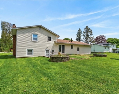 1399 Creek Street - Photo Thumbnail 8