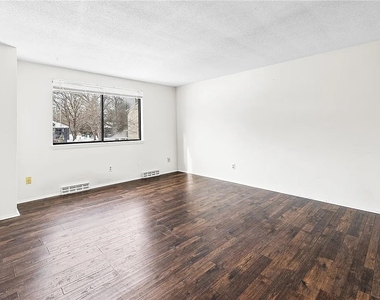364 Cameco Circle - Photo Thumbnail 3