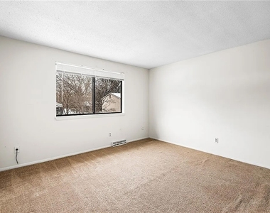 364 Cameco Circle - Photo Thumbnail 9