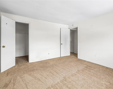 364 Cameco Circle - Photo Thumbnail 10