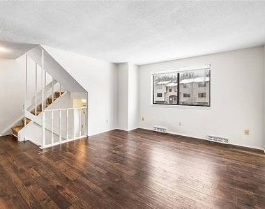 364 Cameco Circle - Photo Thumbnail 2