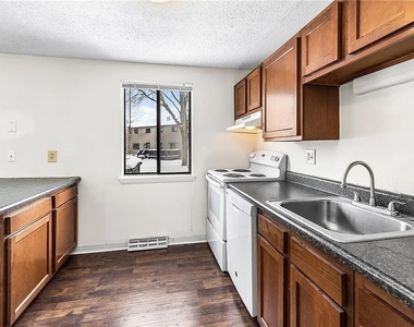 364 Cameco Circle - Photo Thumbnail 7