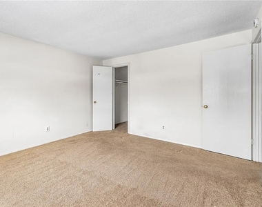 364 Cameco Circle - Photo Thumbnail 11