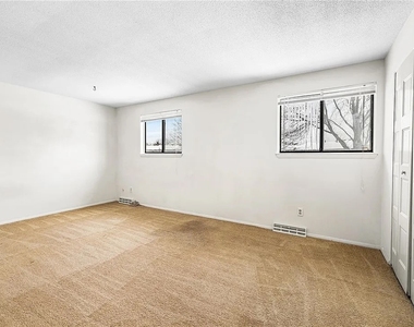 364 Cameco Circle - Photo Thumbnail 13