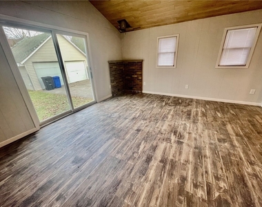 223 E Filbert Street - Photo Thumbnail 12