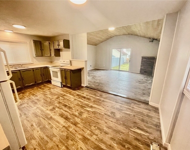 223 E Filbert Street - Photo Thumbnail 20