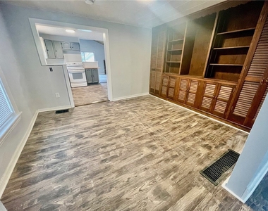 223 E Filbert Street - Photo Thumbnail 6