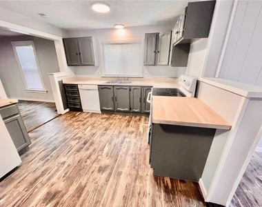 223 E Filbert Street - Photo Thumbnail 21