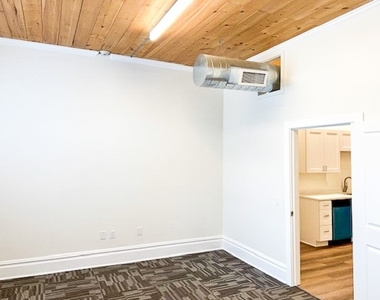 421 University Ave - Photo Thumbnail 16