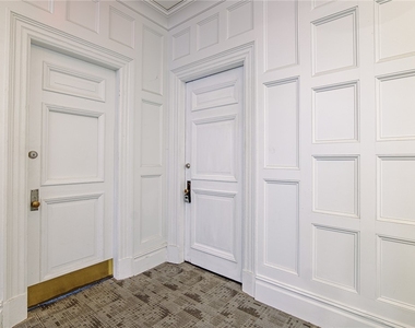 421 University Ave - Photo Thumbnail 3