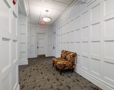 421 University Ave - Photo Thumbnail 1