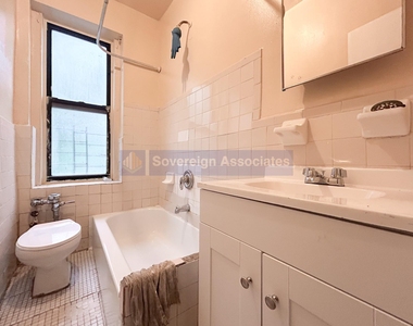 2507 Cruger Avenue - Photo Thumbnail 11