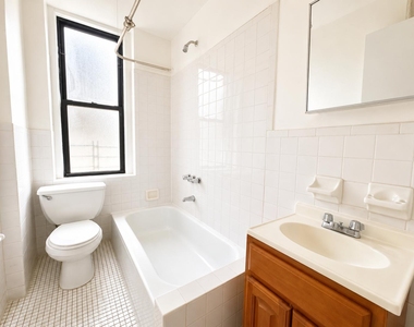 2507 Cruger Avenue - Photo Thumbnail 4