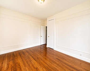 2507 Cruger Avenue - Photo Thumbnail 3