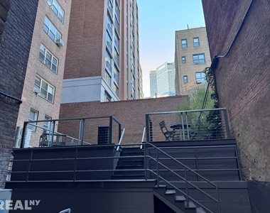 Park Ave - Photo Thumbnail 6