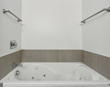 285 Centennial Olympic Park Drive Nw - Photo Thumbnail 15