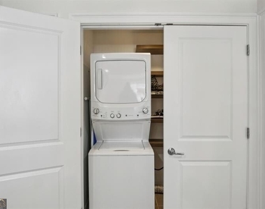 285 Centennial Olympic Park Drive Nw - Photo Thumbnail 17