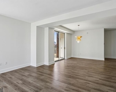 285 Centennial Olympic Park Drive Nw - Photo Thumbnail 2