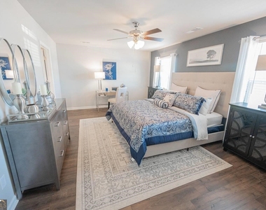 4901 Stonebrooke Drive - Photo Thumbnail 12