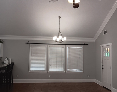 30 Rainey Way - Photo Thumbnail 12