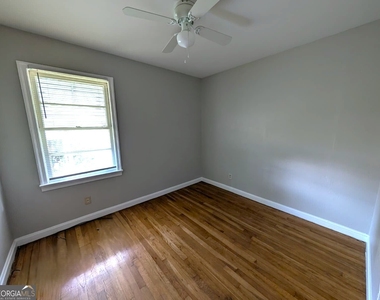 218 Wallis Street - Photo Thumbnail 4