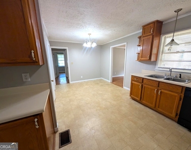 218 Wallis Street - Photo Thumbnail 11