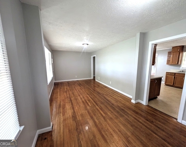 218 Wallis Street - Photo Thumbnail 9
