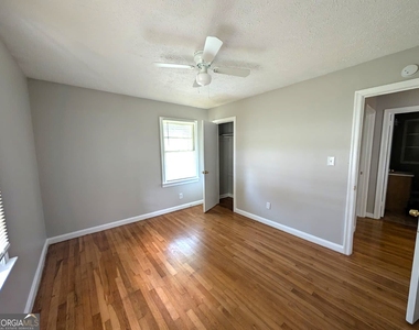 218 Wallis Street - Photo Thumbnail 6
