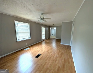 218 Wallis Street - Photo Thumbnail 10