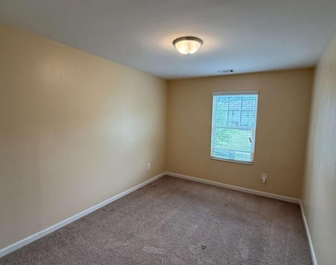 2330 Mckenna Square Drive - Photo Thumbnail 10