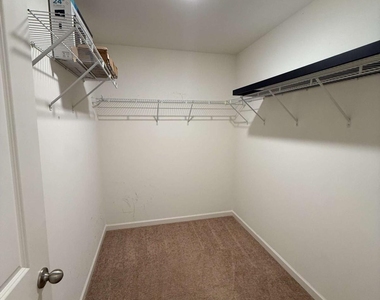 2330 Mckenna Square Drive - Photo Thumbnail 7