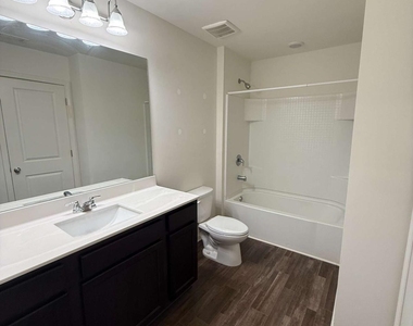 2330 Mckenna Square Drive - Photo Thumbnail 8