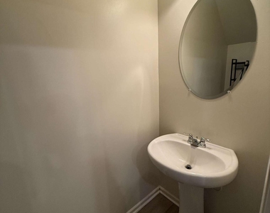 2330 Mckenna Square Drive - Photo Thumbnail 5