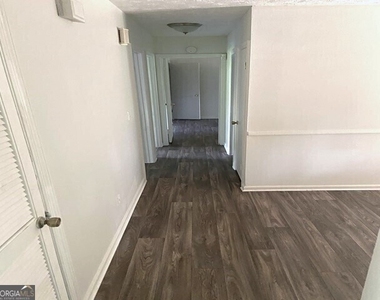 222 Peartree Lane - Photo Thumbnail 7