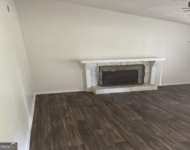 222 Peartree Lane - Photo Thumbnail 5