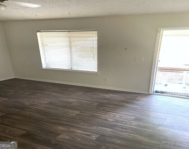222 Peartree Lane - Photo Thumbnail 6