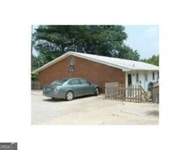 1457 Railroad Avenue - Photo Thumbnail 5