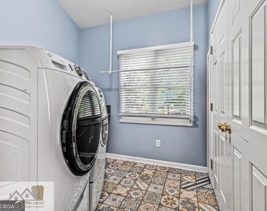 5177 Stratham Drive - Photo Thumbnail 11