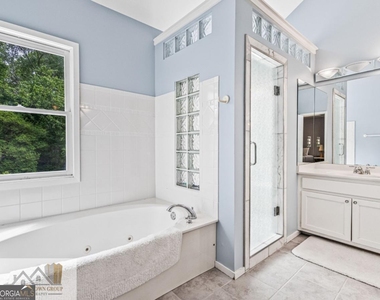 5177 Stratham Drive - Photo Thumbnail 14