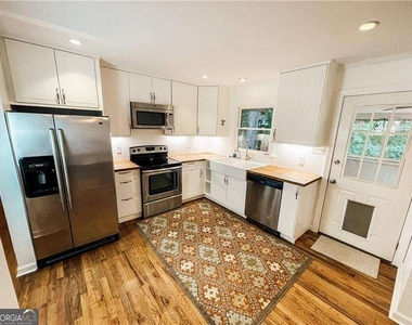 116 Indian Trail - Photo Thumbnail 6