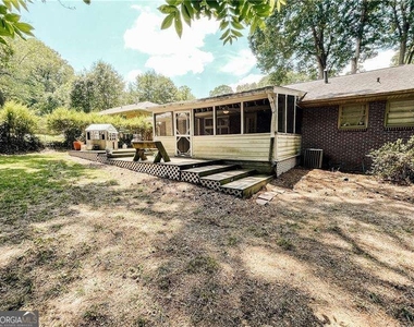 116 Indian Trail - Photo Thumbnail 24